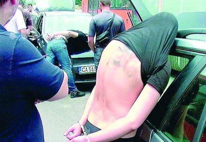 Полицията в Кубрат намери откраднали лаптопи и дрога в младежи