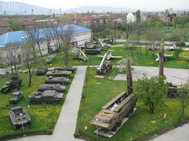 Наркозависим пазач криел дрога във Военноисторическия музей!