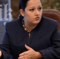 Лиляна Павлова пред ПИК: Парламентът е като терариум! Орешарски и управляващите се крият по дупките!