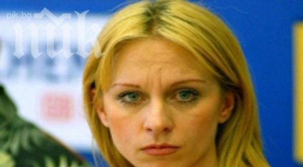 скандал нана нова обвиниха отец иван спи малолетни водещата истеряса