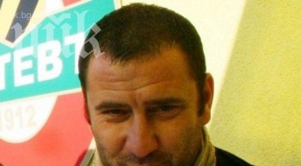 александър александров кривия локомотив типичен селски отбор