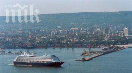 силен вятър затвори пристанищата варна бургас