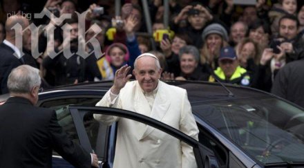 папата помоли бедните болните скъпарски квартал рим