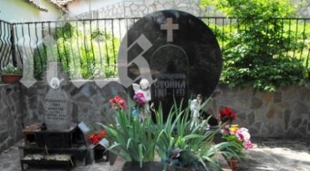 чудеса гроба преподобна стойна болни лекуват слепи проглеждат ванга духовната майка