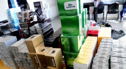 измами стотици левове менте парфюми армани версаче диор пробутват магазините коледа