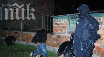 румънец нападна наши полицаи нож