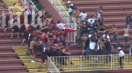 масов бой прекрати мач бразилия изнасят тежко ранен вертолет