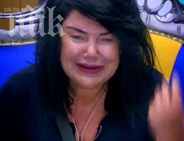 Сложили Ваня Червенкова на детектора на лъжата по съмнение за измама с 4 сим-карти! Изпитвали я като закоравял престъпник!