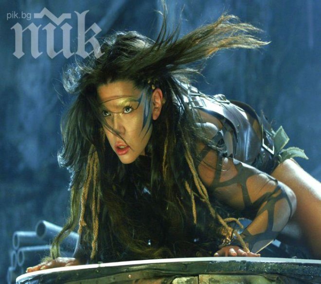 Попзвездата Руслана заплашва да се самозапали в Киев