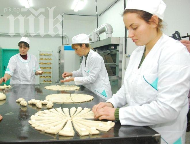 Честито! Премахват отработването на празници в събота