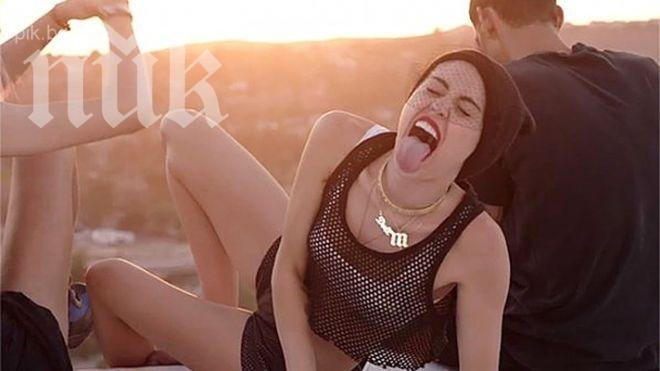 Майли Сайръс отслабва с моркови и целина