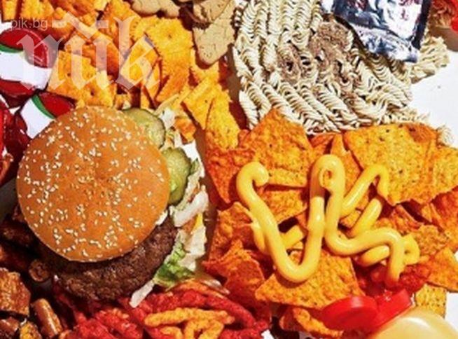 Изхвърлете пудингите, бургерите, кремовете и саламите от менюто си по Коледа! Вижте топ 14 на най-вредните храни!