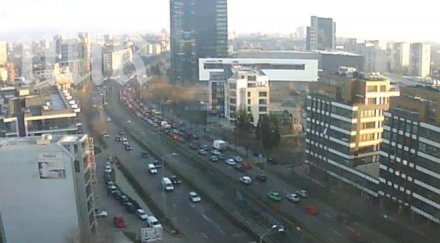 задръстване софия градският транспорт закъснява