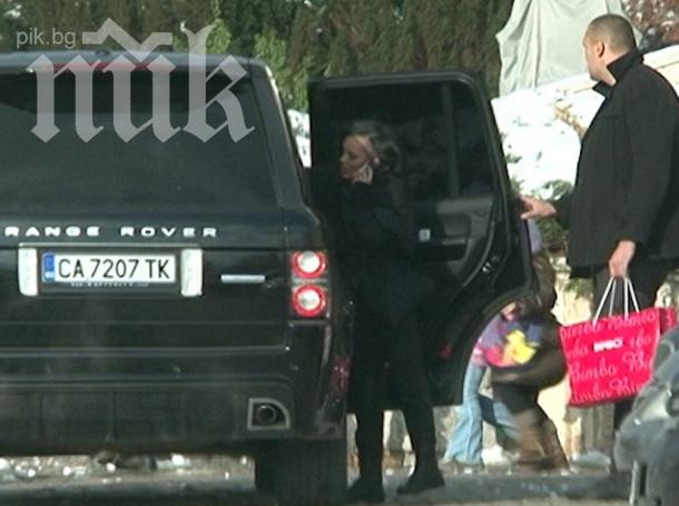 Кръвожадни мутри пазят Мара Отварачката по заповед на Гущеров-младши