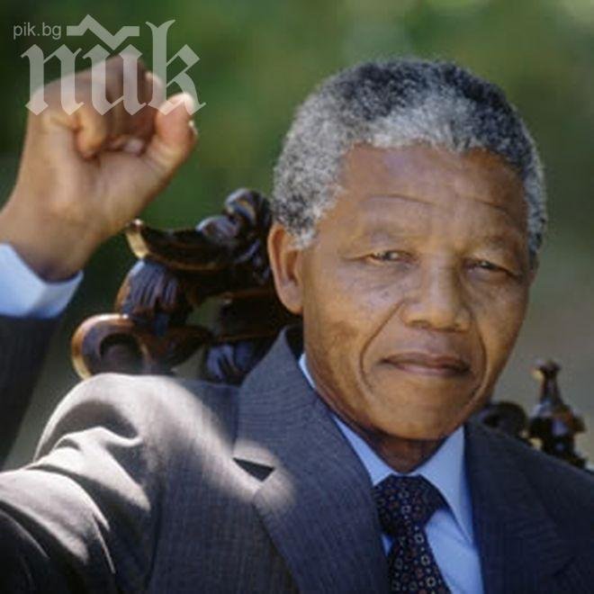 Хиляди си взимат сбогом с Мандела в Йоханесбург (видео на живо)