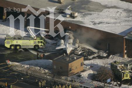 Потресаващо видео! Вижте как мъже и жени оцеляват на косъм от смъртта