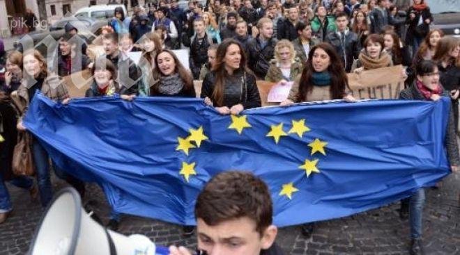 Холивудският актьор Джордж Клуни подкрепи украинските протестиращи (видео)