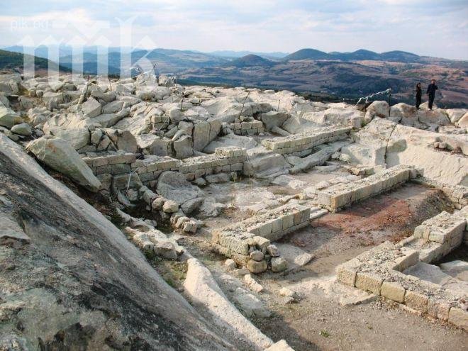 Частници крадат половината от приходите на Перперикон