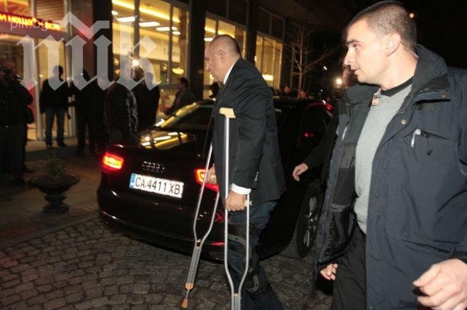 Борисов напусна БНТ невредим. Феновете на ГЕРБ и Бареков се разотиват