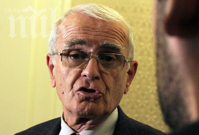 Зам. шефът на „Атака“ пред ПИК: А Сидеров в покрайнините на Париж ли да спи? Зам. шефът на „Атака“ пред ПИК: А Сидеров в покрайнините на Париж ли да спи?