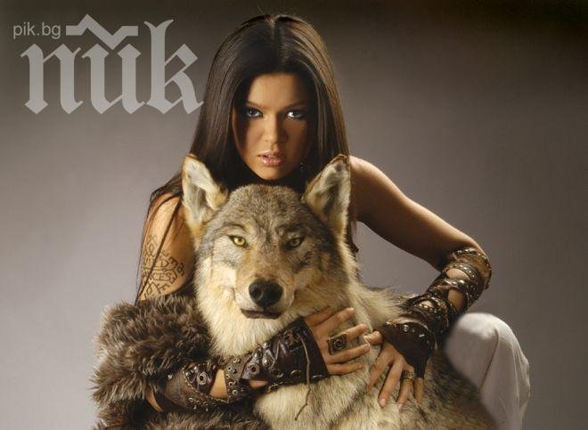 Руслана на щади гласа си, пее за протестиращите в Украйна