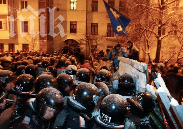 Вижте къде битите полицаи на протест били повече от активистите