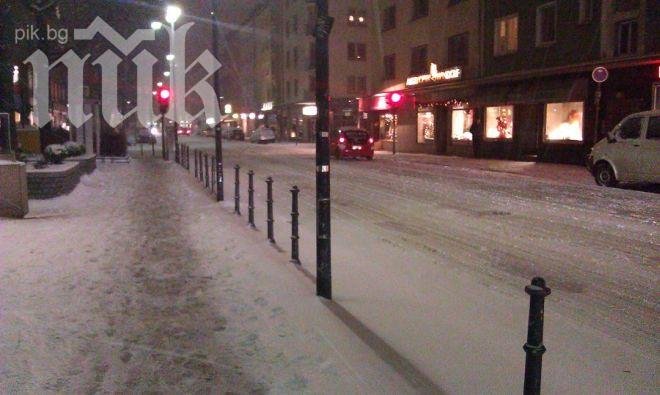 Малко сняг и леко затопляне днес