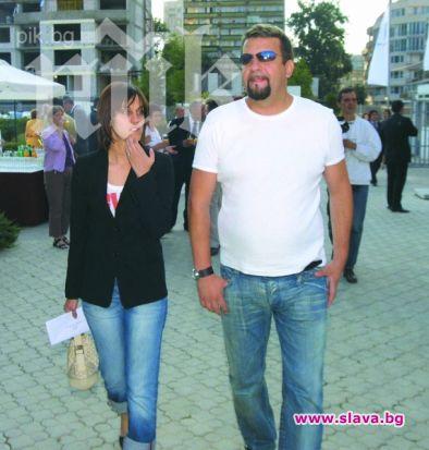 Драма в семейството на Ники Кънчев! Жена му страда, унизена ...
