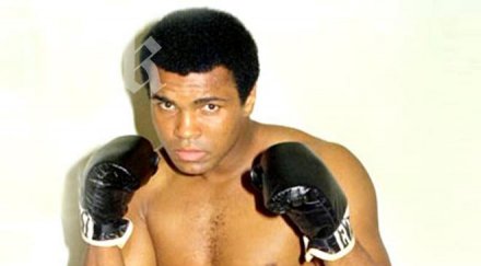 феноменално видео легендарният мохамед али избягва удара главата