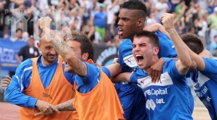 левски промени състава нефтохимик