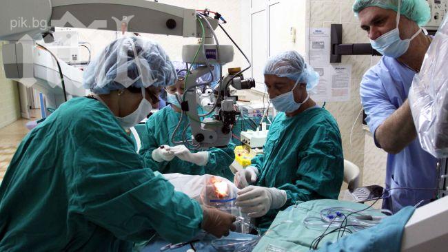 Оперираха обгорелите в бургаската рафинерия електротехници