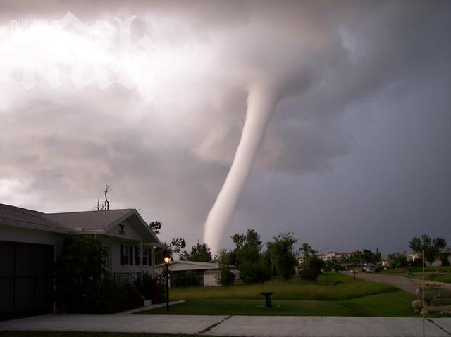 Торнадо разруши десетки къща във Флорида