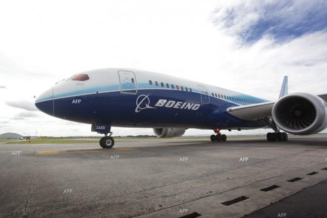Boeing 737 излезе от пистата с 60 души на борда! 