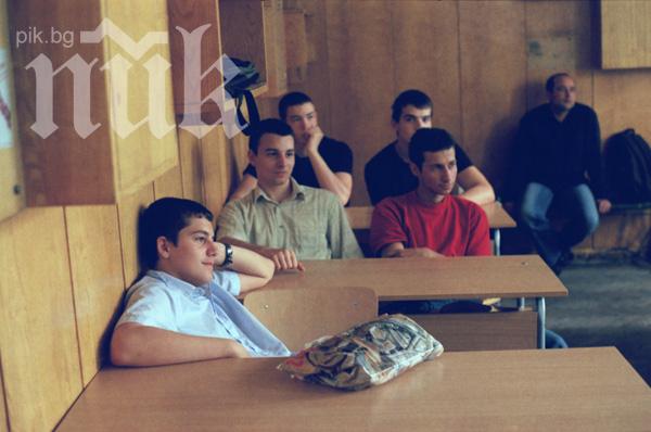 Проучване: Децата от заможни семейства се справят по-добре в училище