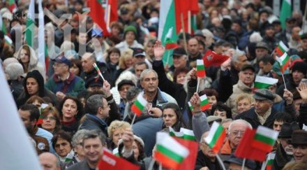 мощен протест организира почивния декември емигрантите връщат