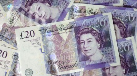 англия печата пластмасови банкноти били чисти трудни фалшификация