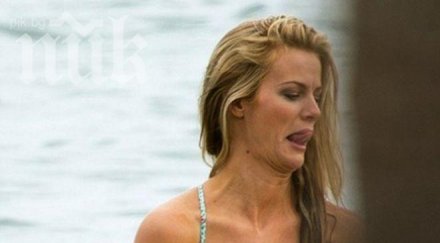 еротика вълните смъкнаха сутиена съпругата анди родик снимки