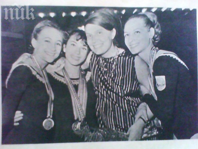 Аромат на рози се носеше от разбития „Ту-134” 