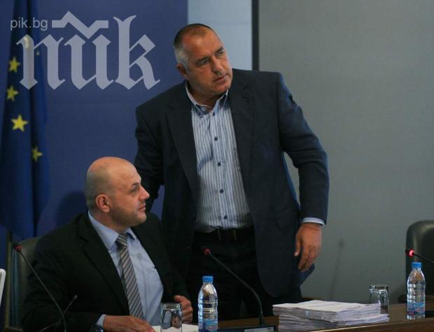 Томислав Дончев: Орешарски превърна държавата в ад, воаяжите на Волен са цинизъм!