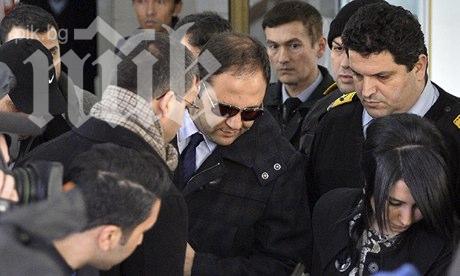 Турската полиция задържа синовете на трима министри