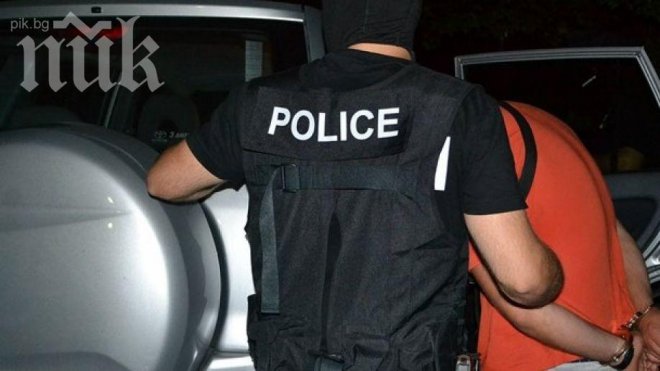 Eкшън в столицата! Апаши нахлуха в магазин на улица „Пиротска“, започнаха да пълнят джобове