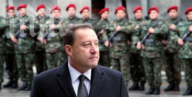Ангел Найденов размаха пръст на военнослужещи - хулигани