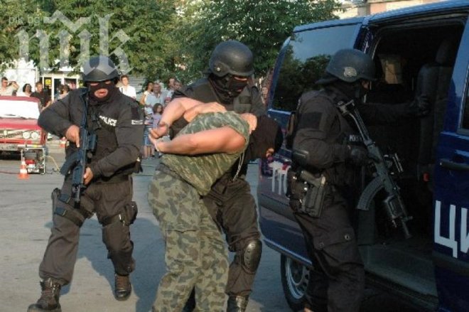 Ексклузивно в ПИК! Спецпрокуратурата и МВР разбиха мутренска групировка! Бандитите пребивали жертвите си с бухалки!