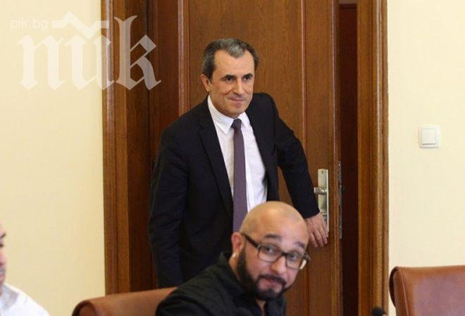 Орешарски отлита за Брюксел за заседание на Европейския съвет