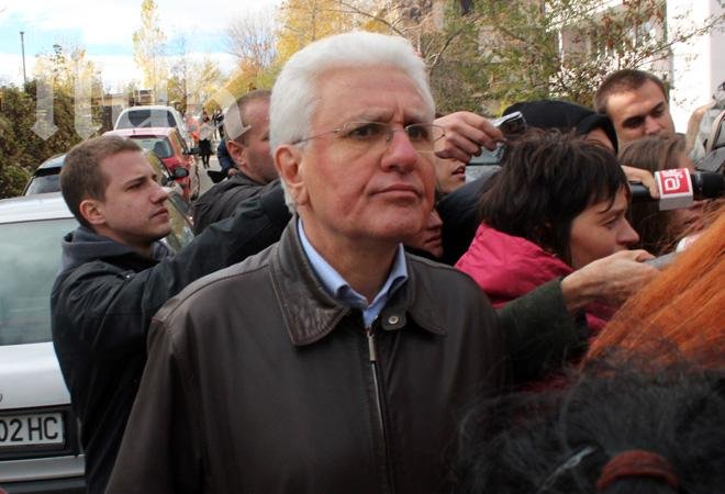 Наглецът Бисеров си стоял в палата, докато МВР го търси