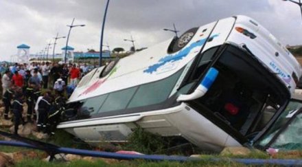 автобус преобърна таван