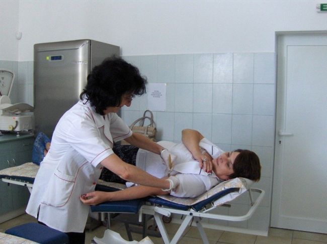 С по 100 лева се опитват да задържат хематолозите във Варна 