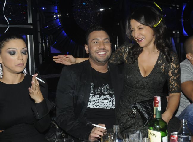 Чалгазвезди нарушават закона за забрана на пушенето