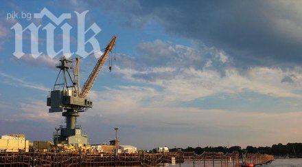 уволнени бургаската корабостроителница блокираха булевард града