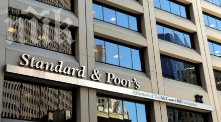 брюксел несъгласен понижаването кредитния рейтинг